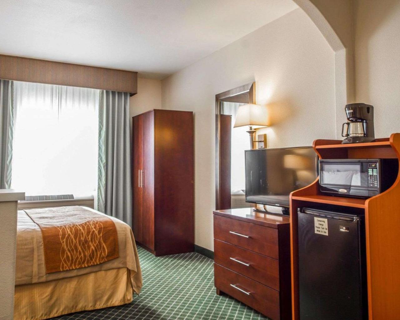 Comfort Inn & Suites Oakland Airport Exterior foto